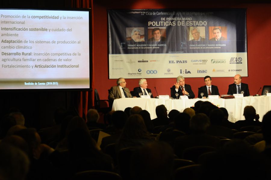 El eterno femenino de una imaginativa pintora