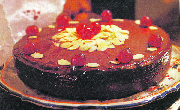 El eterno femenino de una imaginativa pintora