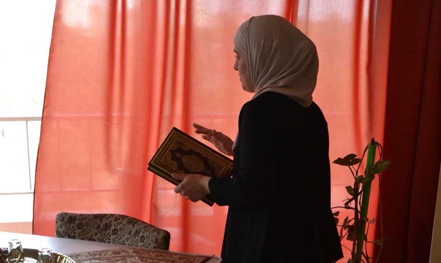 El código de vestimenta islamico es respetado por las uruguayas, pese a las críticas.