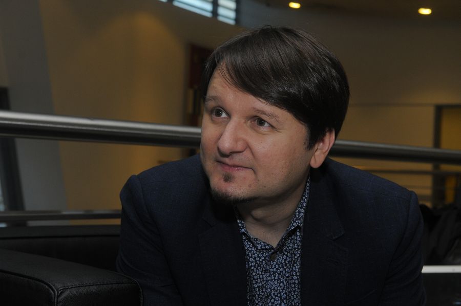 El eterno femenino de una imaginativa pintora