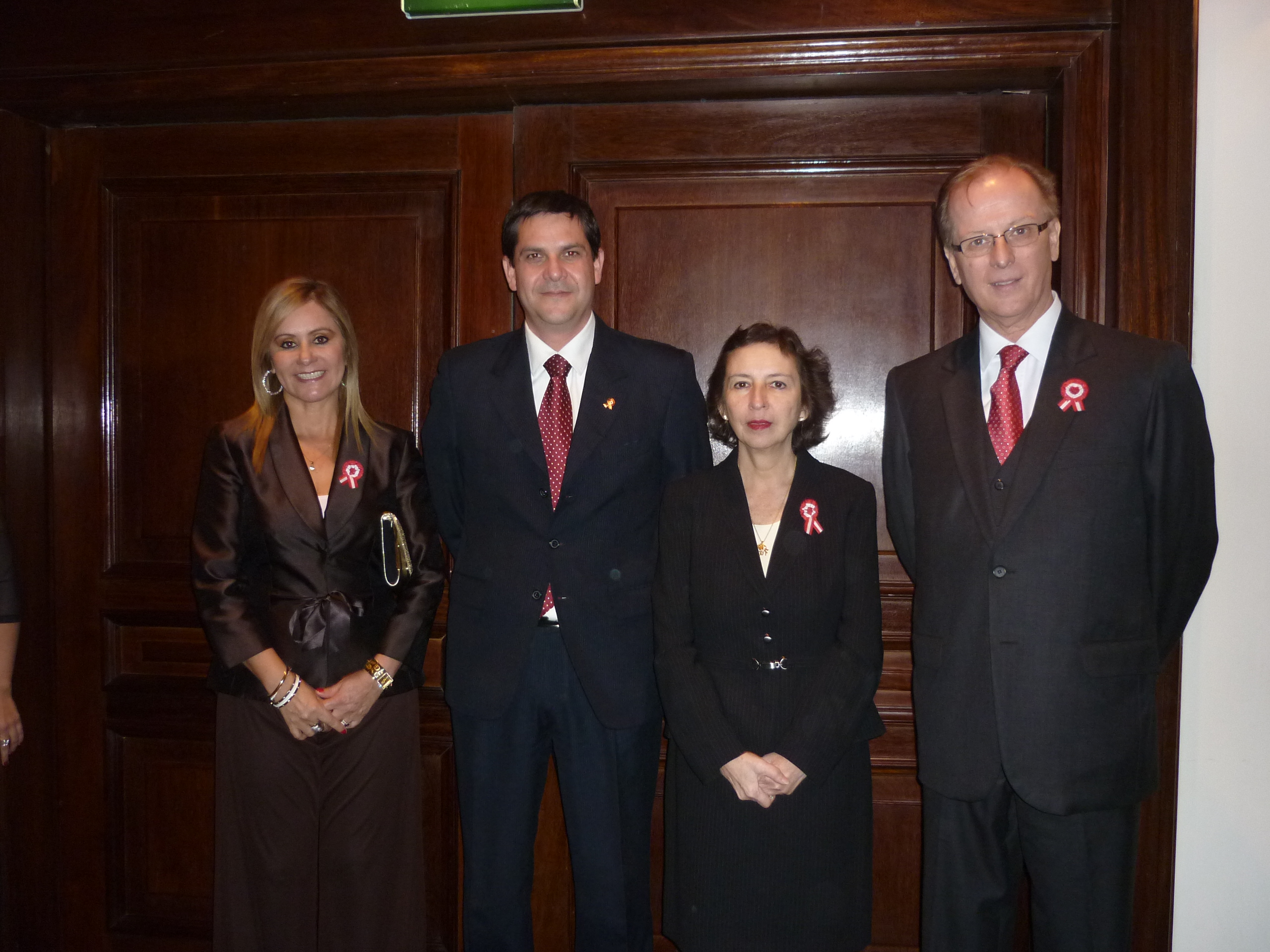 Flor Díaz, Martín López del Castillo, Fátima Trigoso, Embajador de Perú Augusto Arzubiaga.