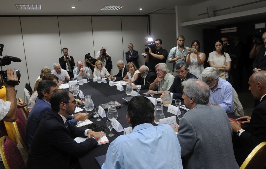 El eterno femenino de una imaginativa pintora