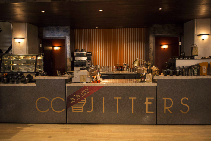 Hasta los superhéroes necesitan cafeína, parece.