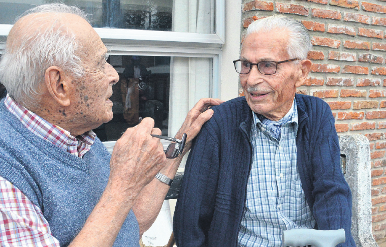 El eterno femenino de una imaginativa pintora