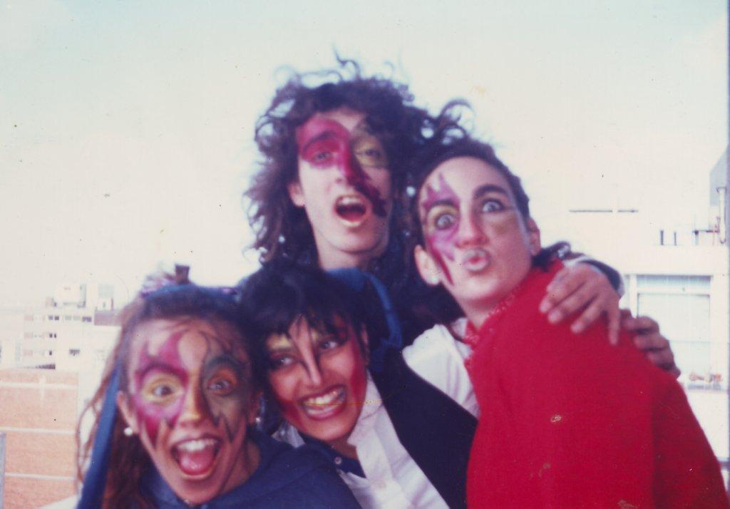 El eterno femenino de una imaginativa pintora