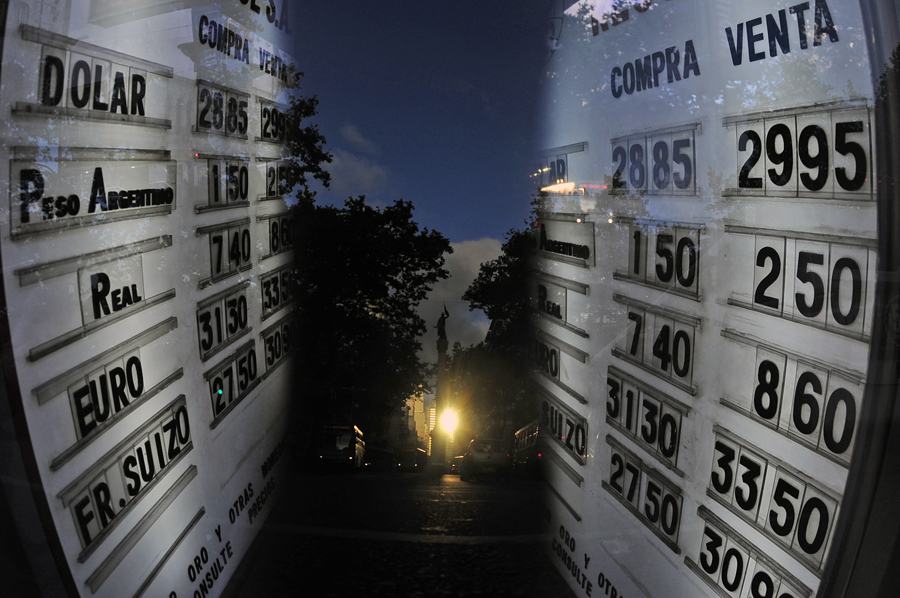 El eterno femenino de una imaginativa pintora