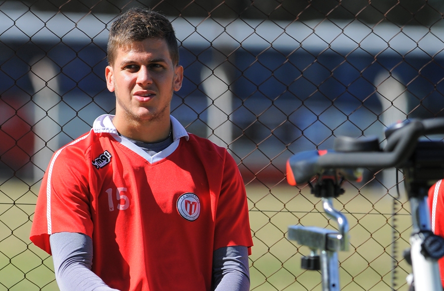 El eterno femenino de una imaginativa pintora