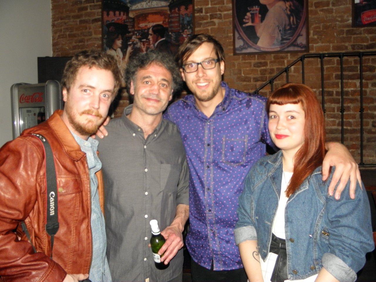 Parte del equipo detrás de cámara de Bendita Tv celebra una década de éxito.