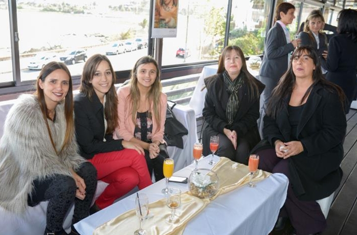 Macarena Zagarzazú, Gabriela Ferreiro, Daniela Puig, Giselle Grunullu, Mariana Avila.
