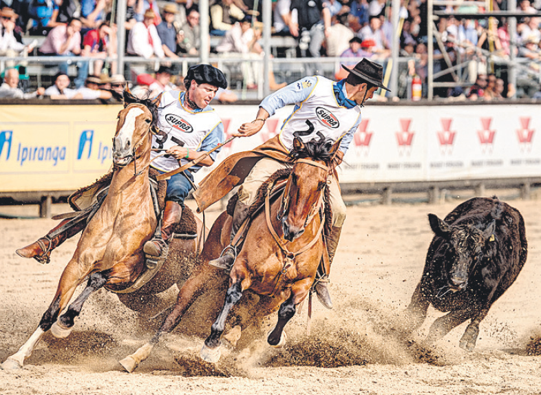 El eterno femenino de una imaginativa pintora