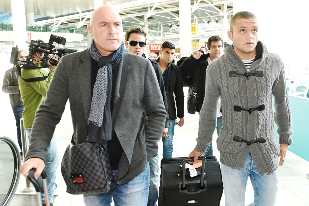 Jonathan Rodríguez a su llegada a Lisboa. Foto: Abola