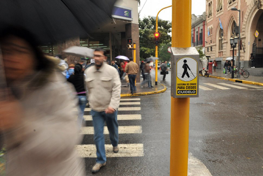 El eterno femenino de una imaginativa pintora