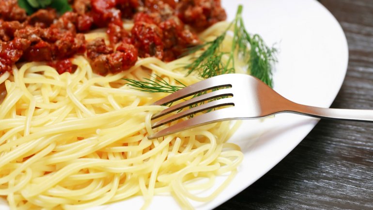 El eterno femenino de una imaginativa pintora