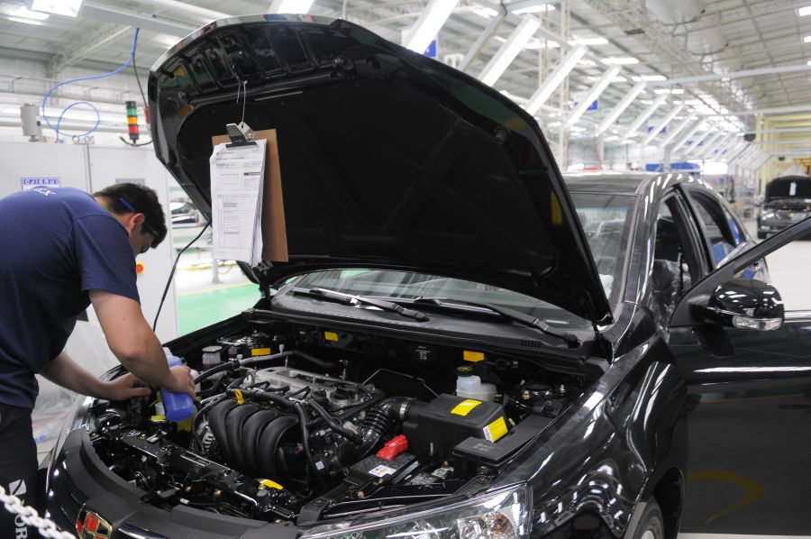 El eterno femenino de una imaginativa pintora