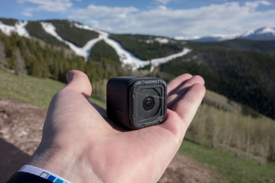 El eterno femenino de una imaginativa pintora