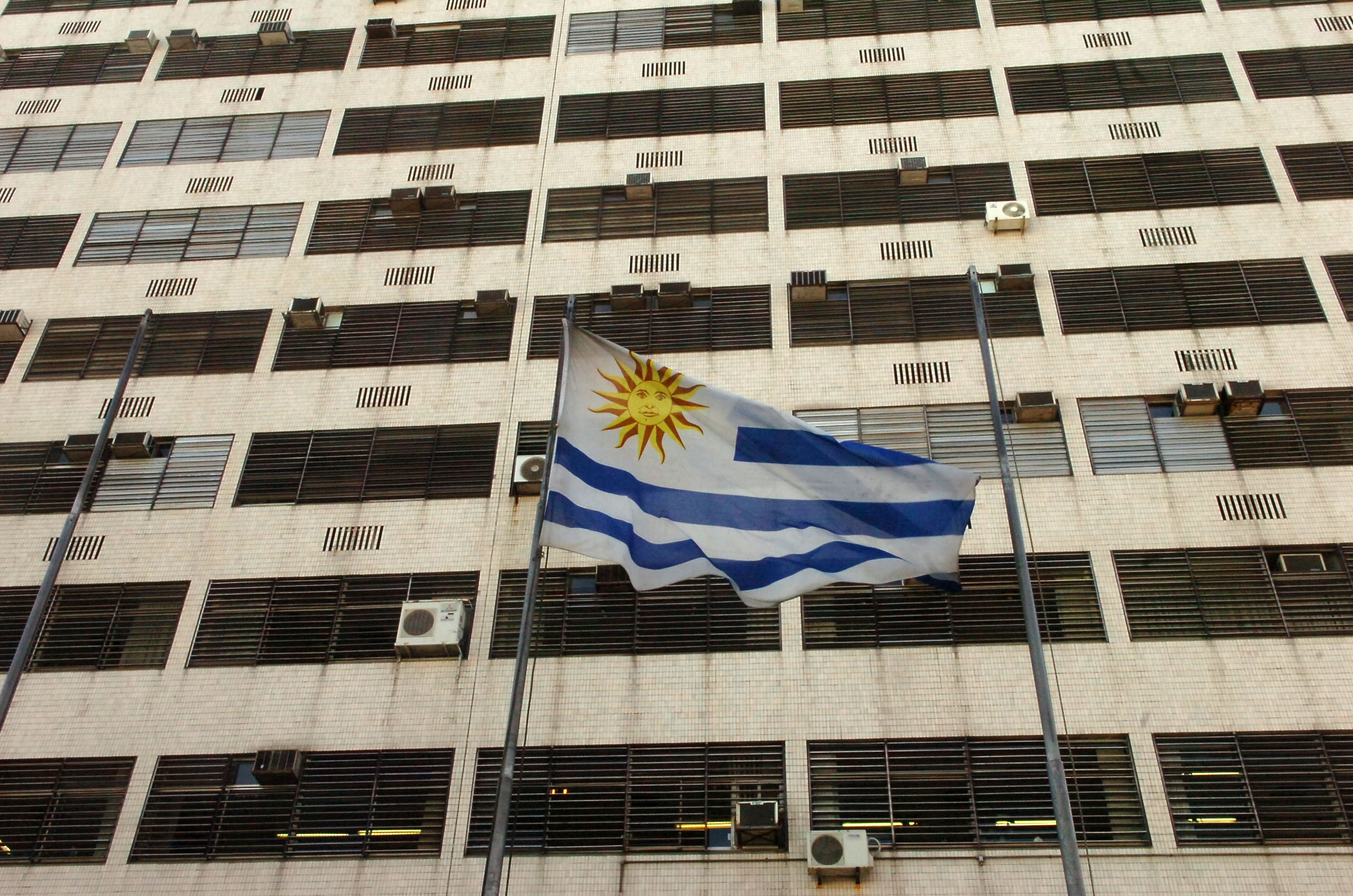 El eterno femenino de una imaginativa pintora