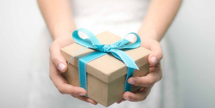 El eterno femenino de una imaginativa pintora