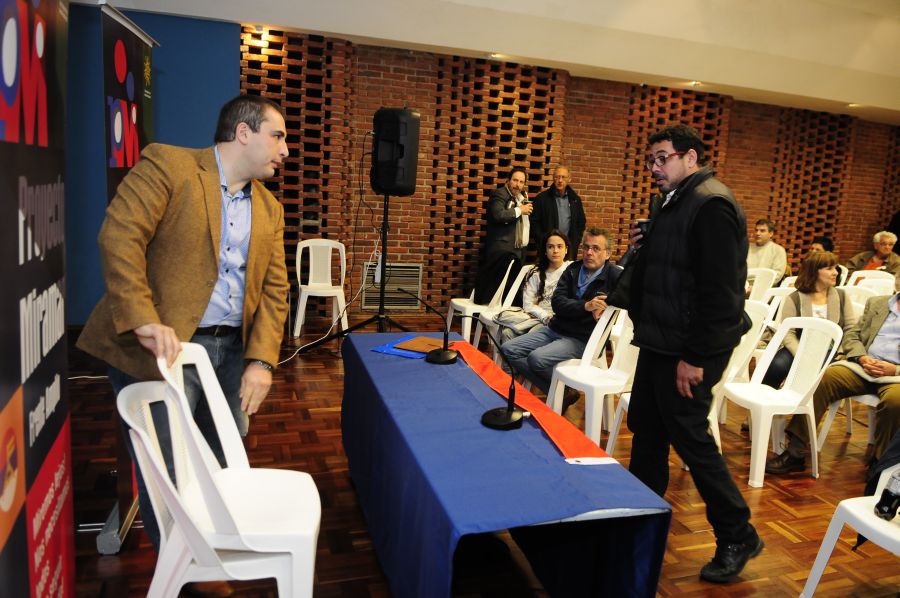 El eterno femenino de una imaginativa pintora