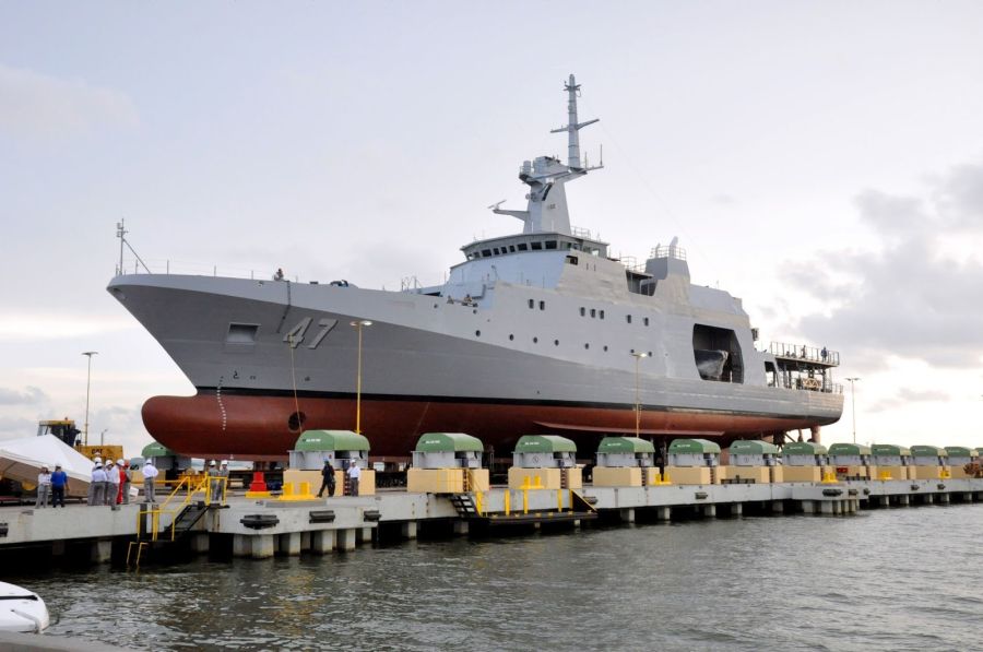 El eterno femenino de una imaginativa pintora