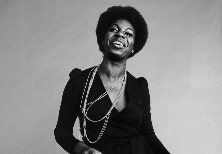 El eterno femenino de una imaginativa pintora