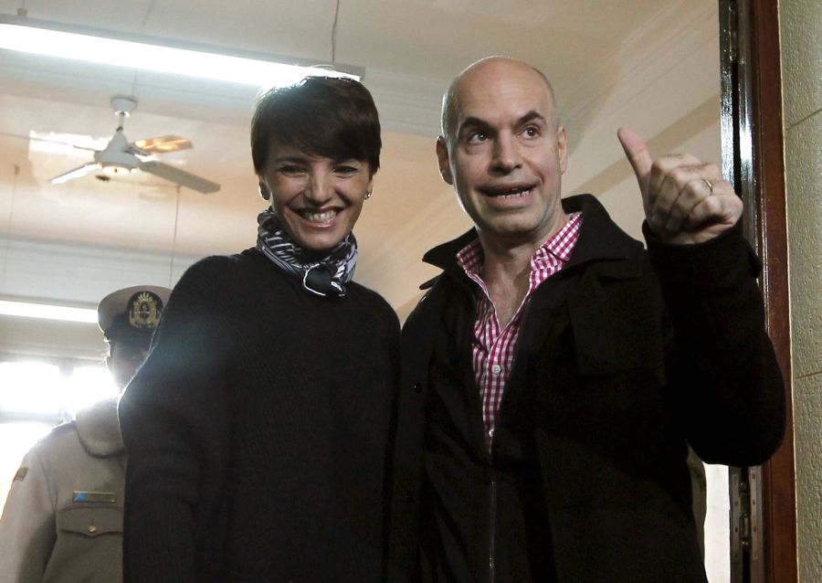 El eterno femenino de una imaginativa pintora