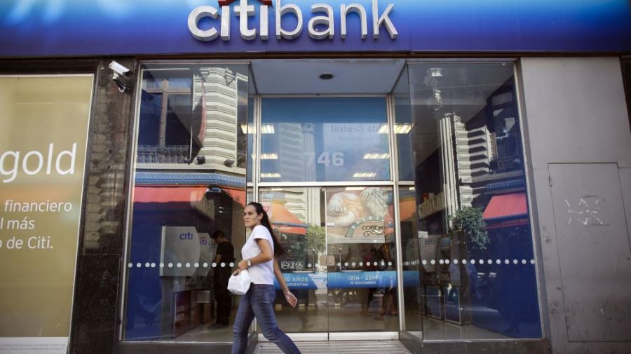 El eterno femenino de una imaginativa pintora