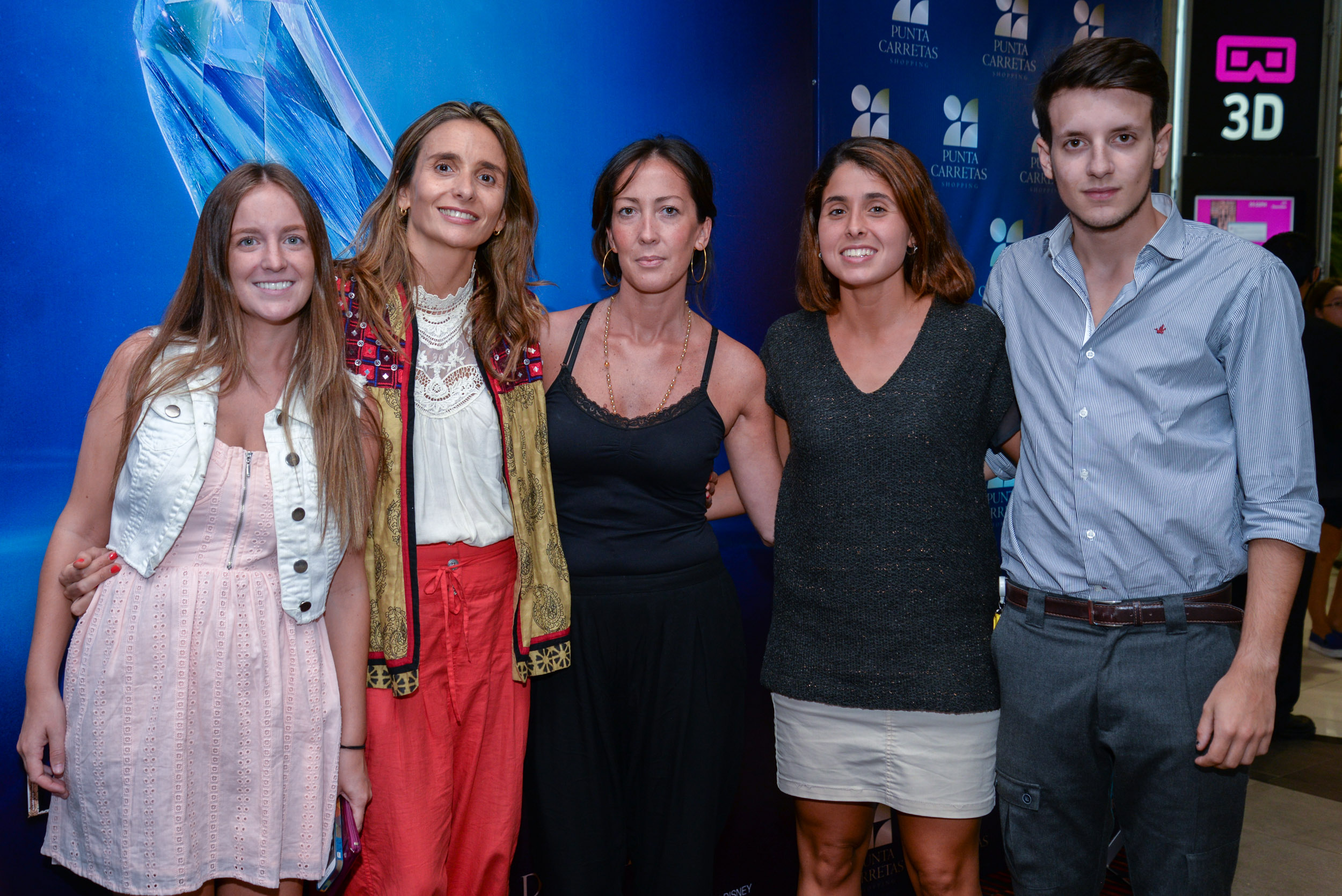 Martina Zubillaga, Rosario Terra,  Mariana Nuñez, Lucia Regules, Felipe Chetrit