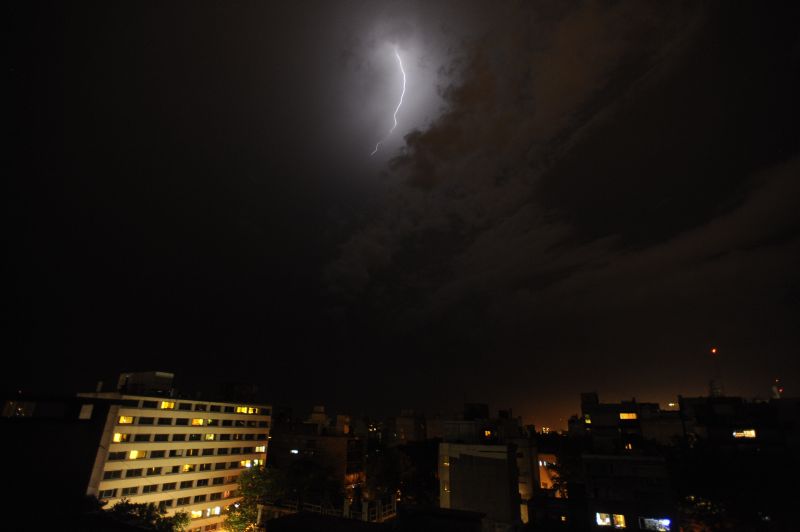 El eterno femenino de una imaginativa pintora