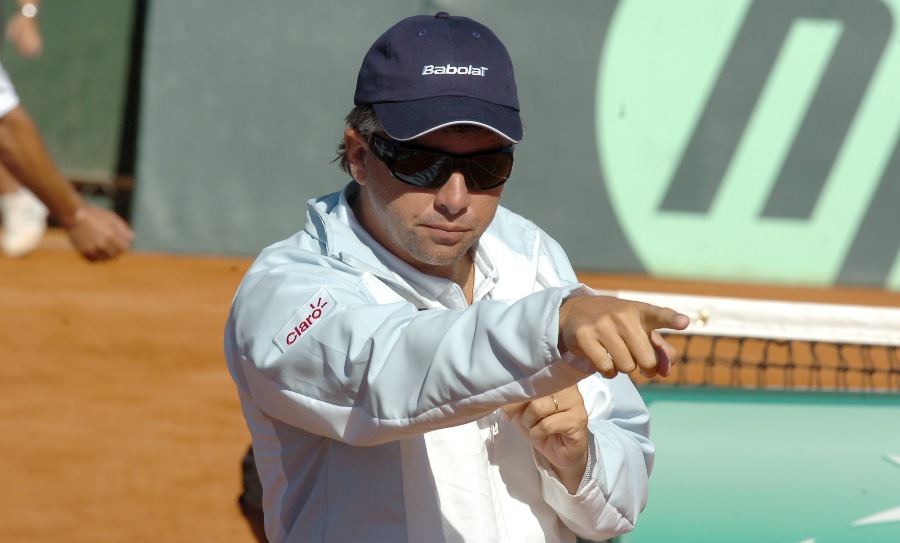 Entrenador. Enrique Pérez Cassarino lidera al equipo celeste que jugará la Copa Davis.