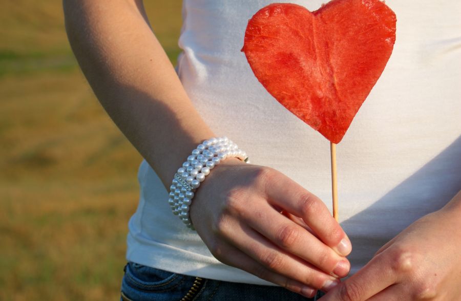 El eterno femenino de una imaginativa pintora