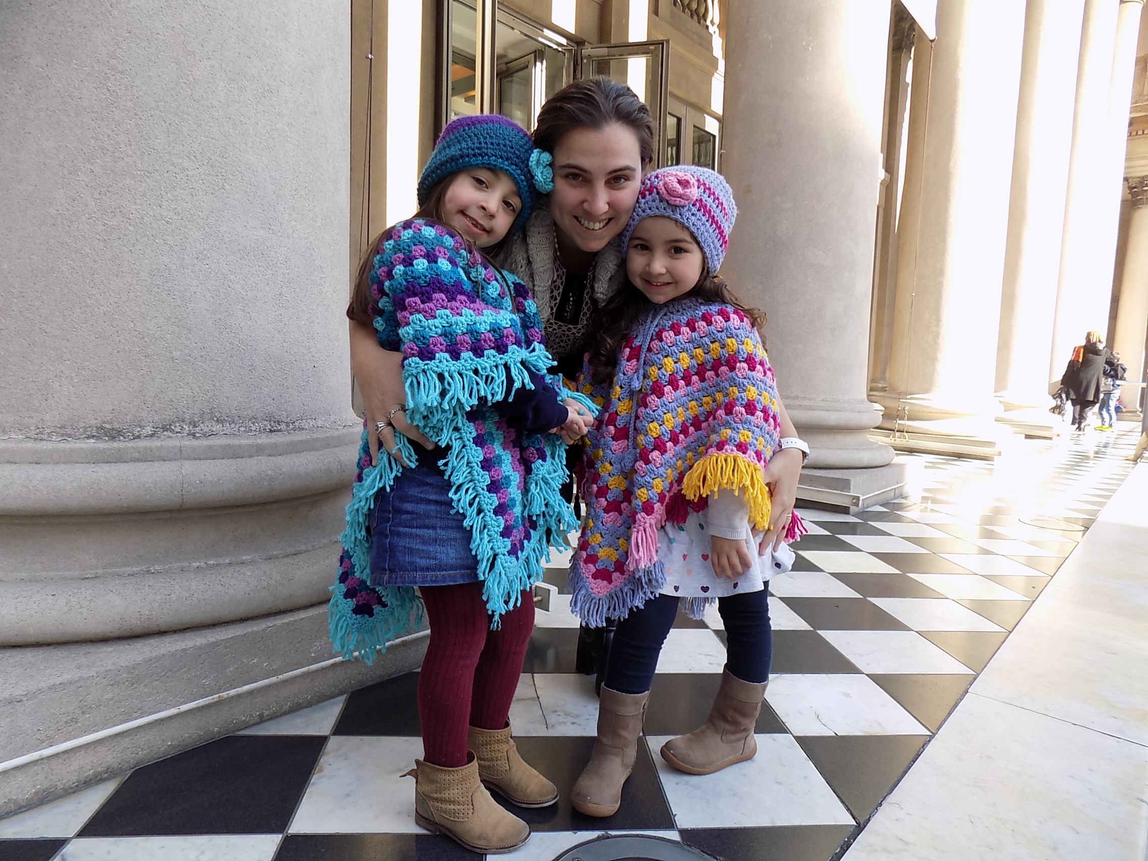 Alfonsina Sarkisian, Cecilia Griego, Guadalupe Sarkisian.