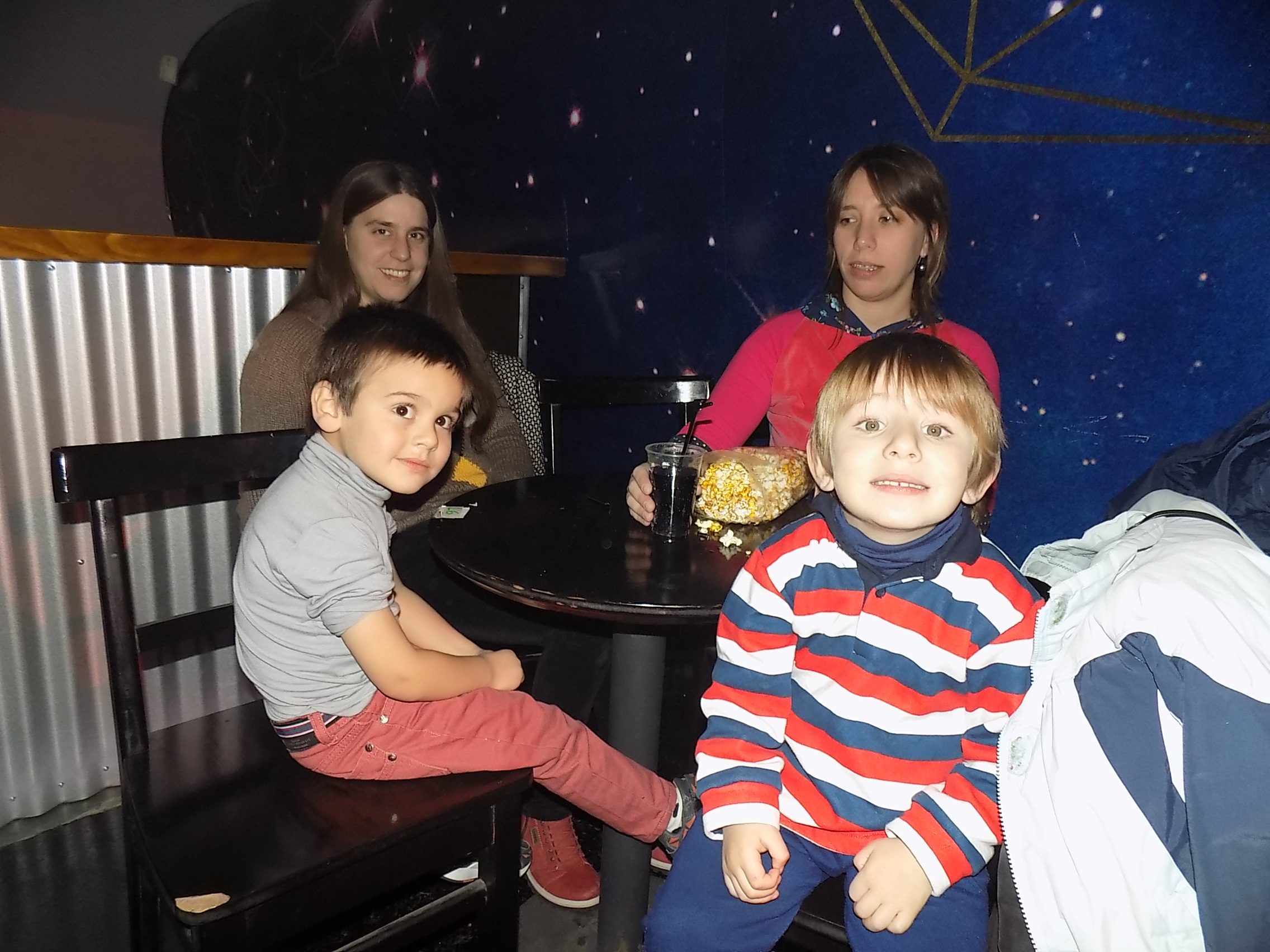 Graciela Gulla, Juan Manuel Neyer, Magdalena Gulla, Emiliano Hernández.