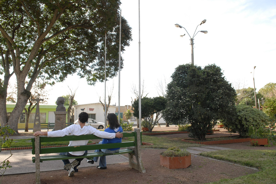 El eterno femenino de una imaginativa pintora