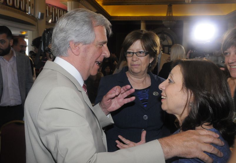 El eterno femenino de una imaginativa pintora