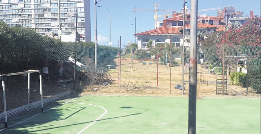 El eterno femenino de una imaginativa pintora