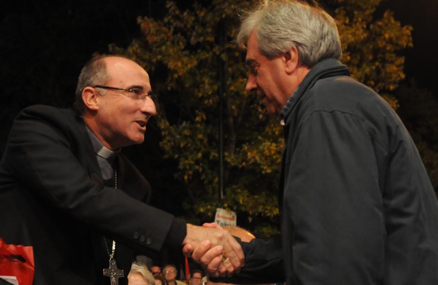 El eterno femenino de una imaginativa pintora