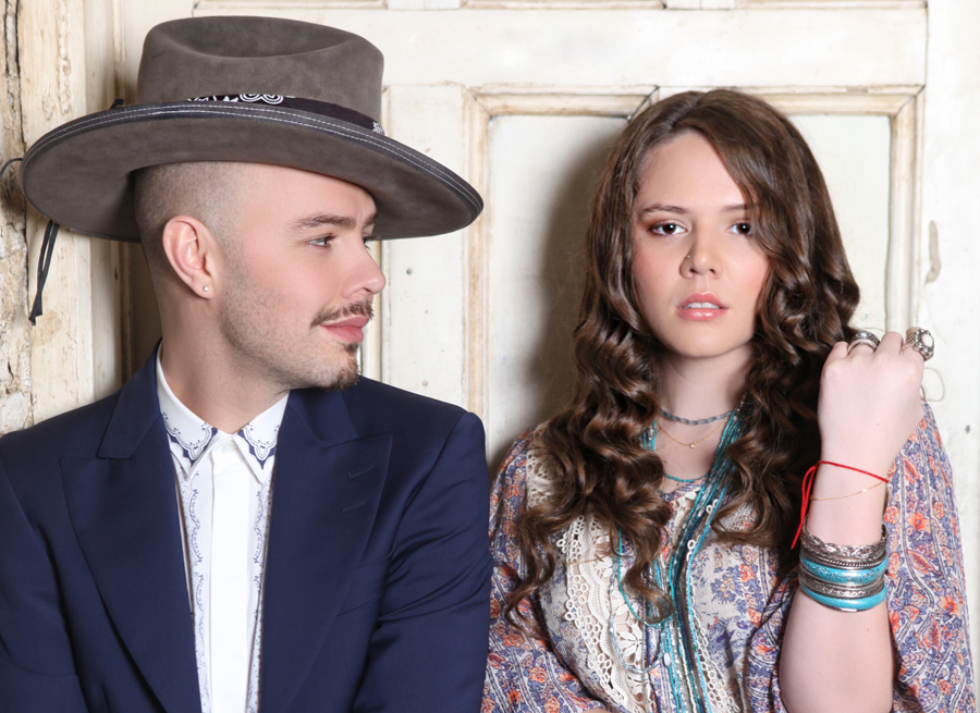 El eterno femenino de una imaginativa pintora