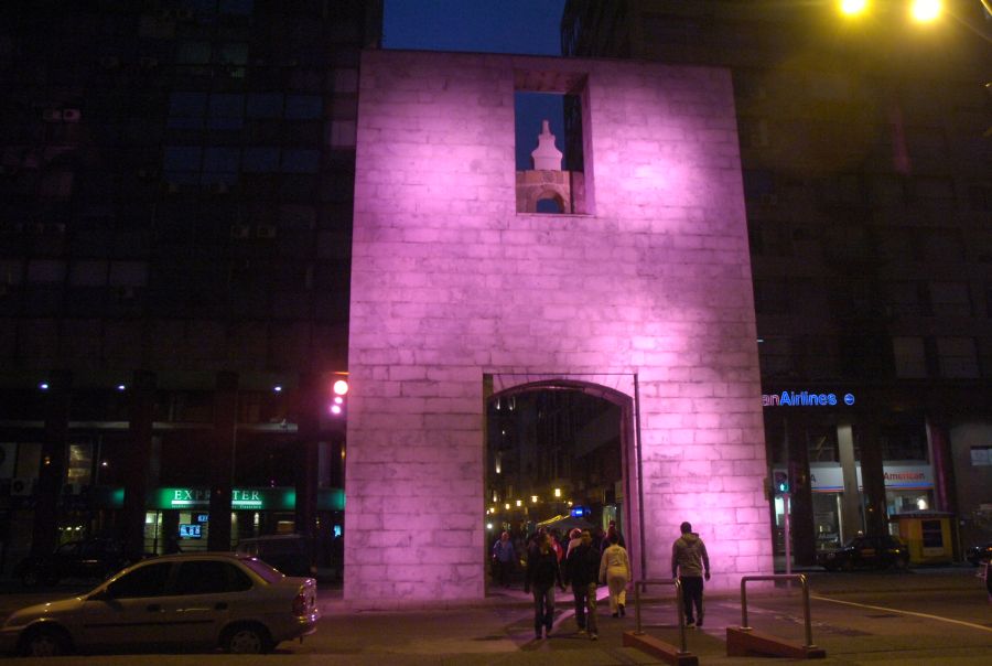 El eterno femenino de una imaginativa pintora