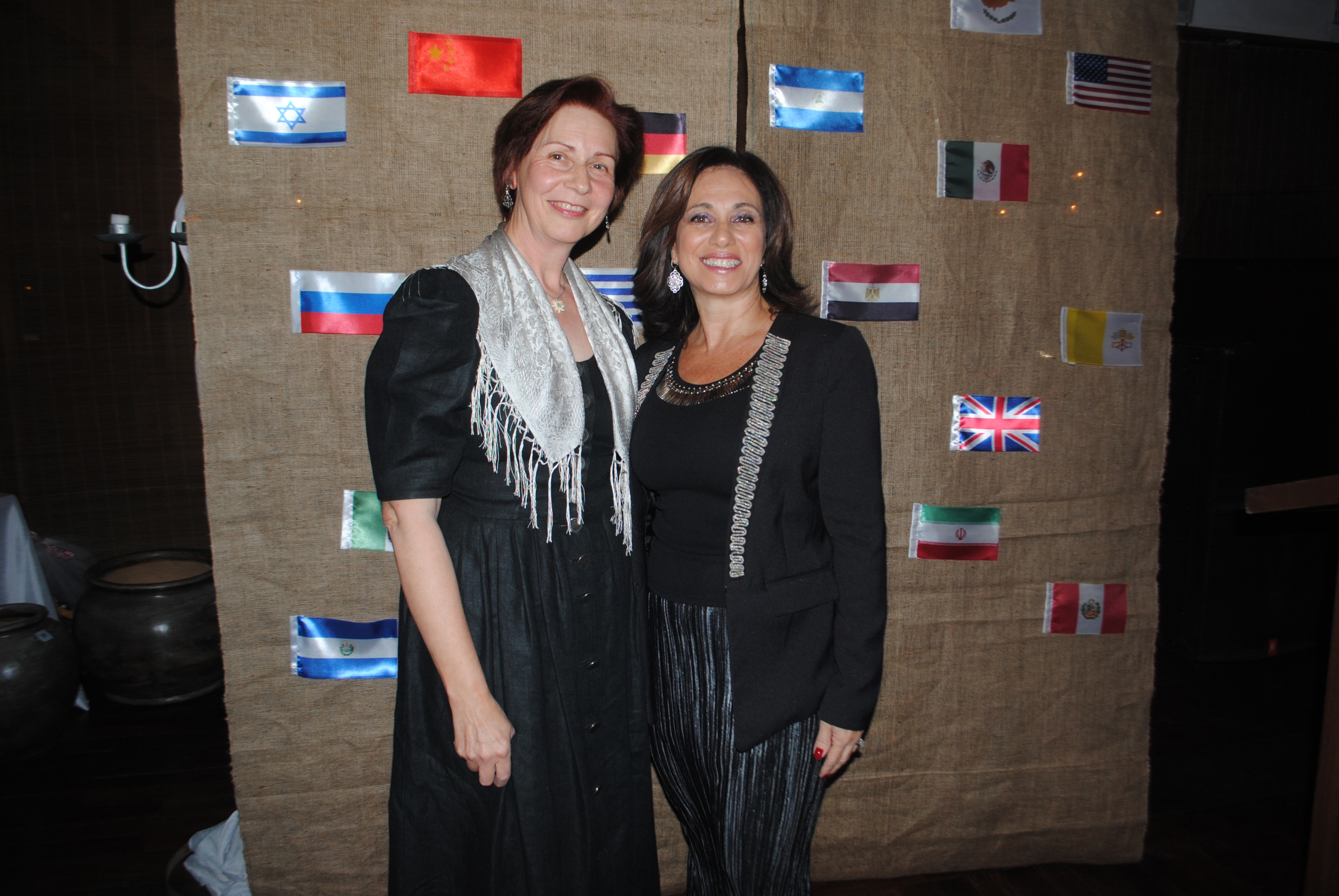 Christine Peters, Cristina Itté.