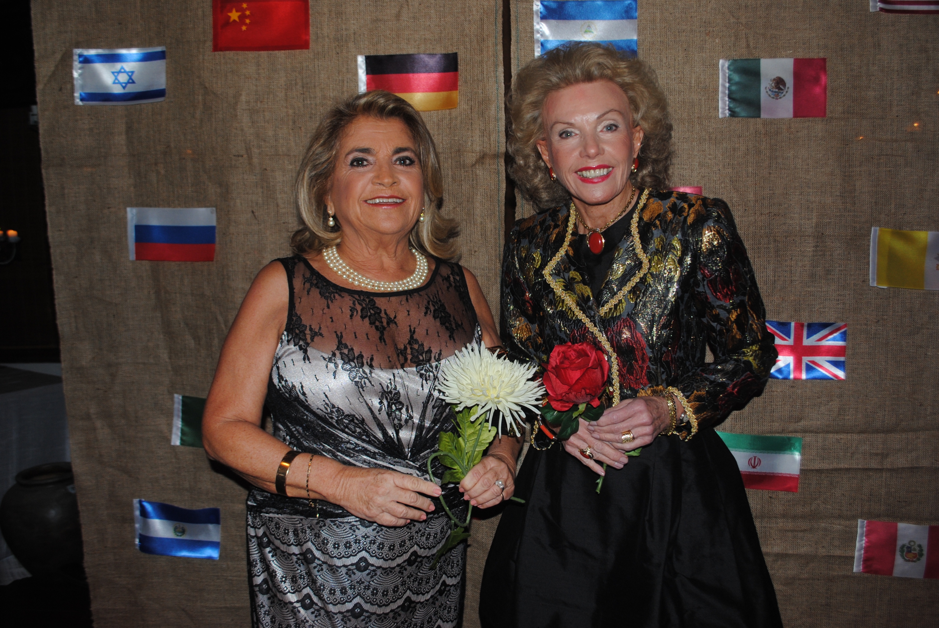 Jacqueline Campomar, Lorena Horne de Ortíz.