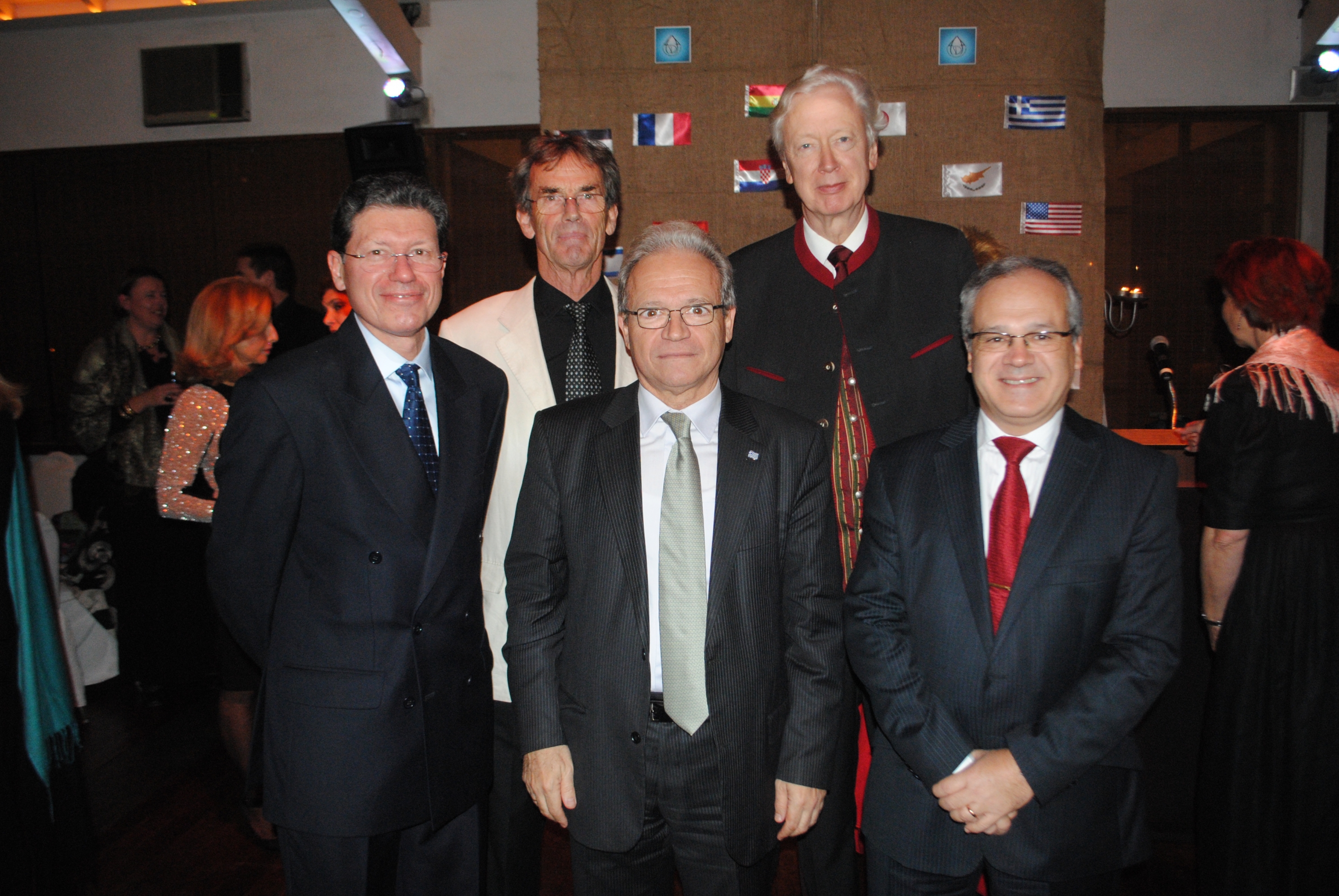 Luis Frappola, Bjorn Wangemann, embajador de Gracias Louis Abatis, embajador de Alemania Heinz Peters, embajador de Francia Sylvain Itté.