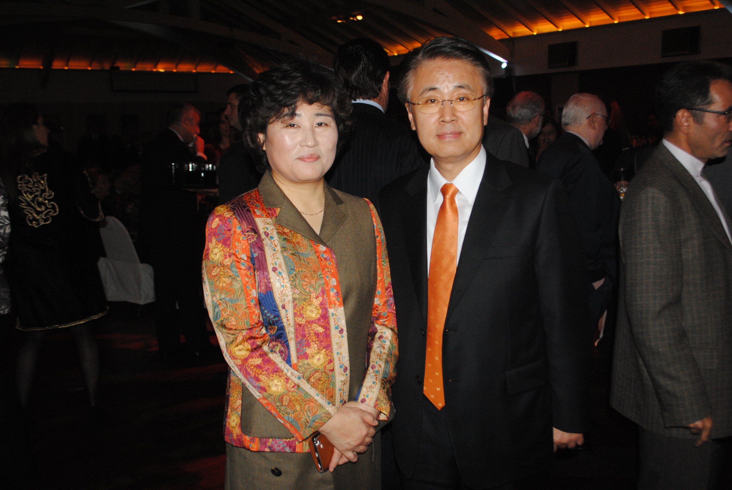 Young Hee Lee, embajador de Corea Hanjun Yoo.