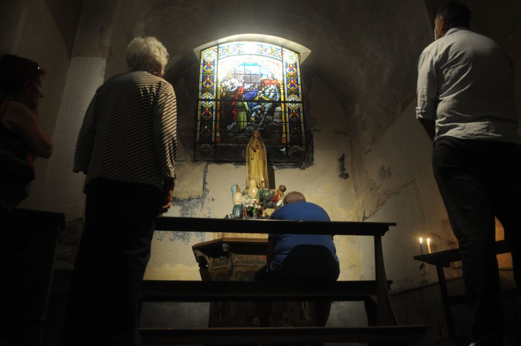 Procesión de las siete iglesias en Montevideo el viernes de Semana Santa de 2015. Foto: Francisco Flores.