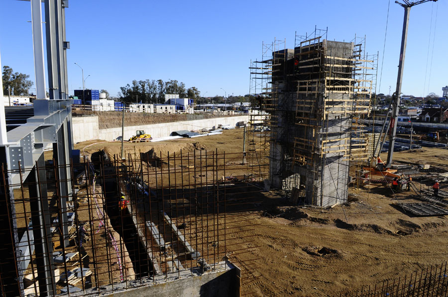 Shopping y estadio en Las Piedras. Foto: Marcelo Bonjour