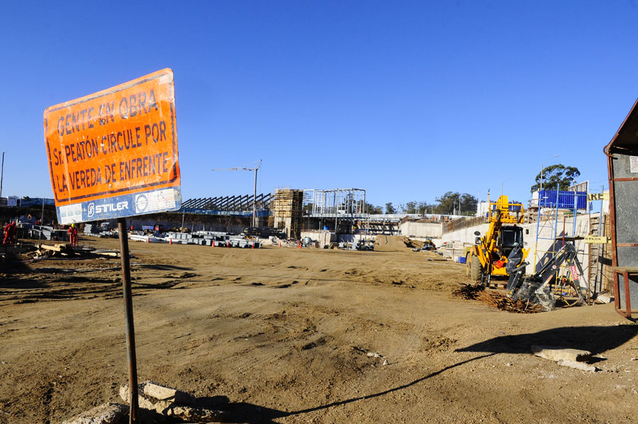 Shopping y estadio en Las Piedras. Foto: Marcelo Bonjour