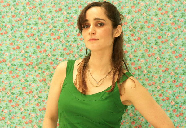 El eterno femenino de una imaginativa pintora