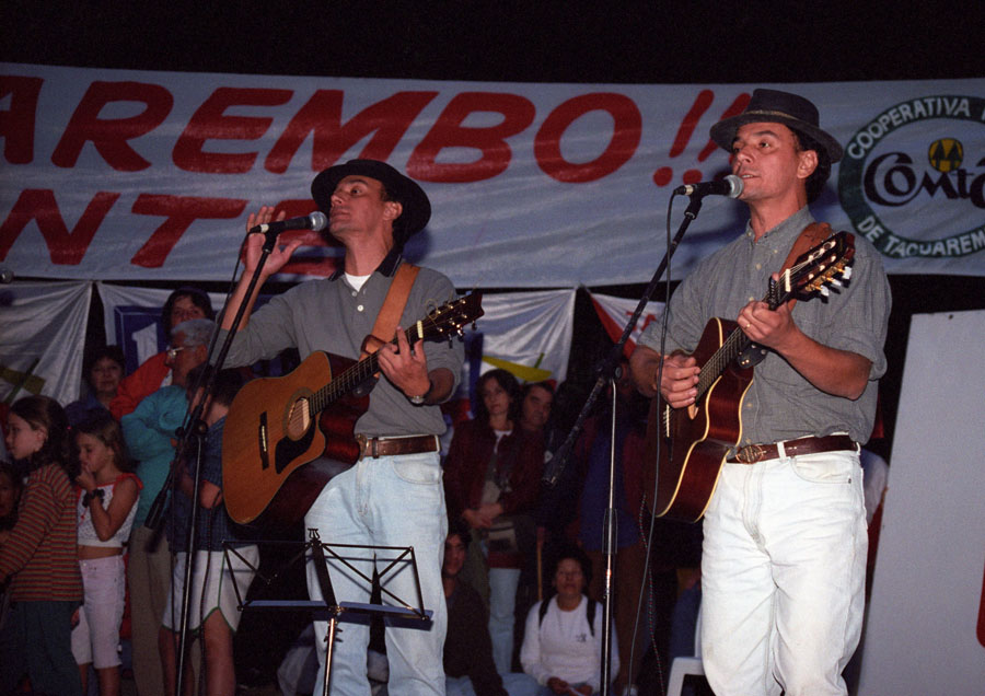 El eterno femenino de una imaginativa pintora