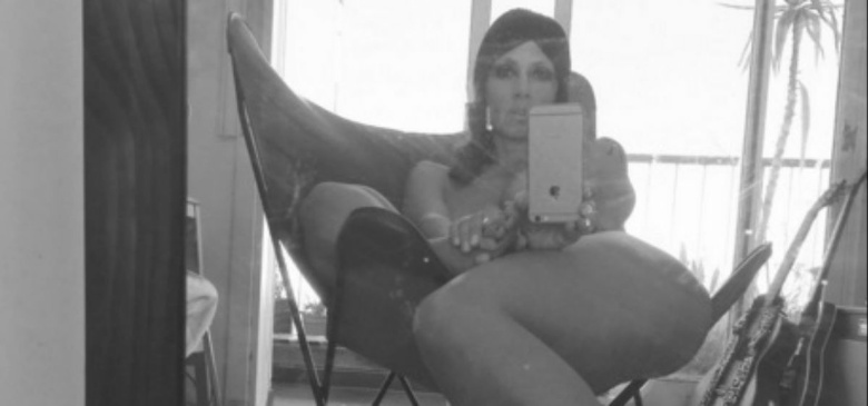 El eterno femenino de una imaginativa pintora