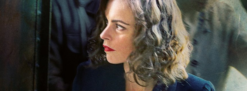 El eterno femenino de una imaginativa pintora