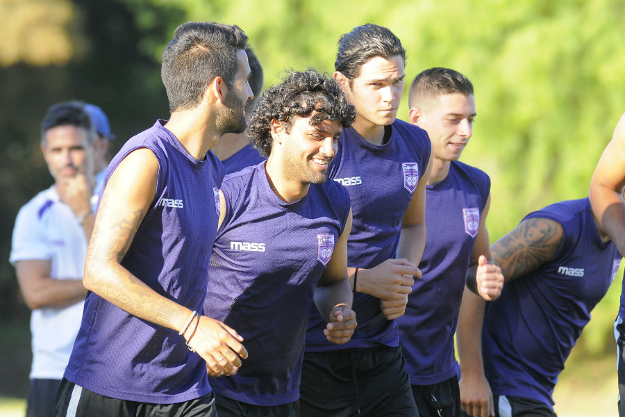 Sebastián Ariosa en la práctica de Defensor Sporting. Foto: Ariel Colmegna.